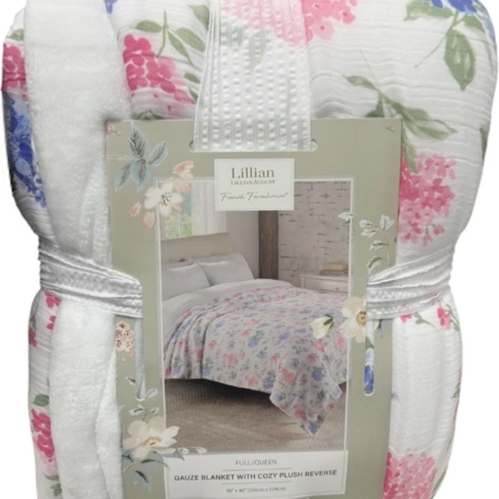 Lillian August French Farmhouse Cozy Plush Reverse Gauze Queen Floral Blanket